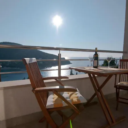 One-bedroom With Balcony And Sea View Superior 2