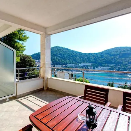 One-bedroom With Balcony And Sea View Superior 2 Apartment
